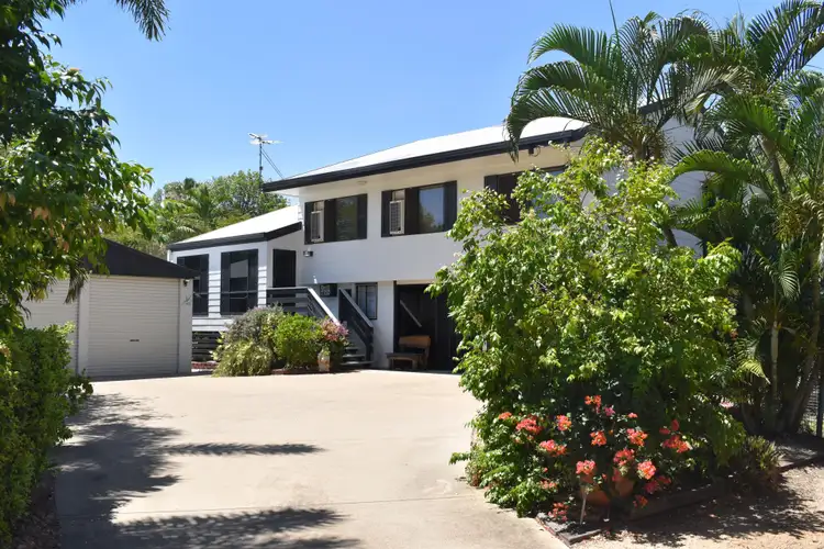 10 Ward Place, Emerald QLD 4720