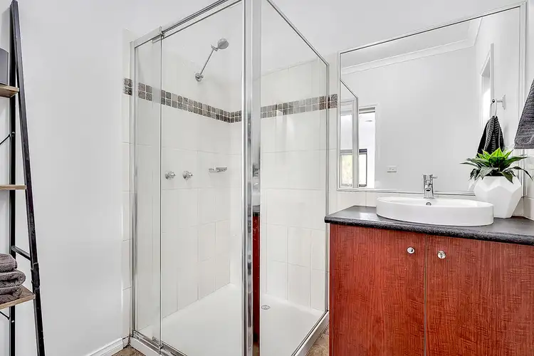 Seventh view of Homely house listing, 16 Chelsworth Loop, Craigieburn VIC 3064