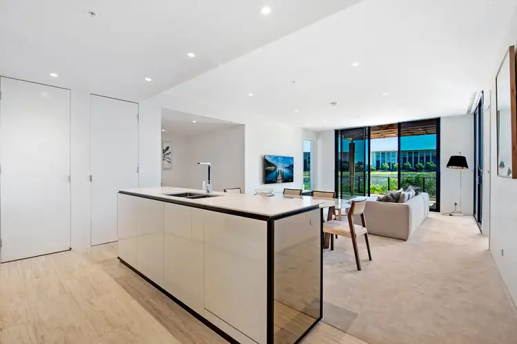 102A/1 The Concourse, Benowa QLD 4217