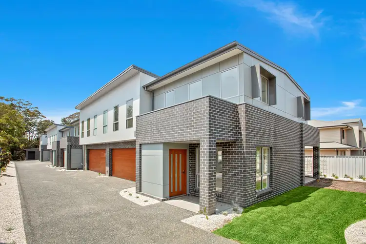 Main view of Homely townhouse listing, 2-3/24 Greenacre Road, Wollongong NSW 2500