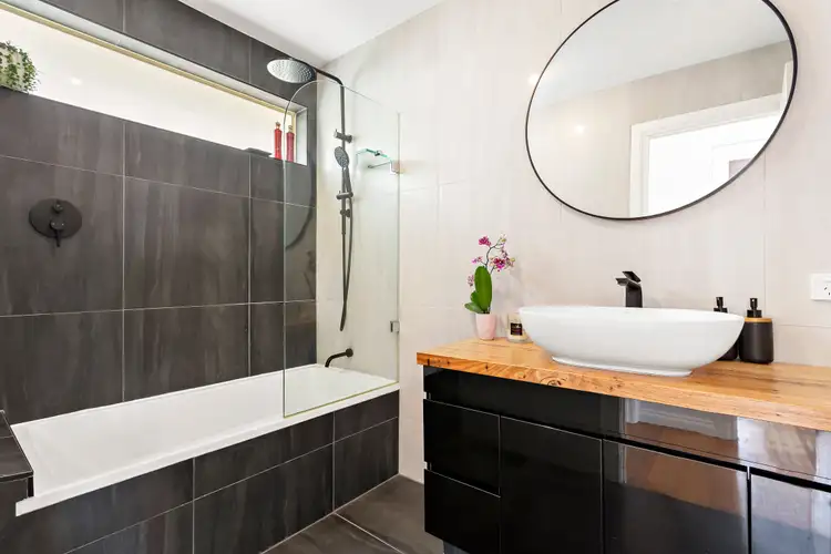 Sixth view of Homely house listing, 4 Alpine Court, Lalor VIC 3075