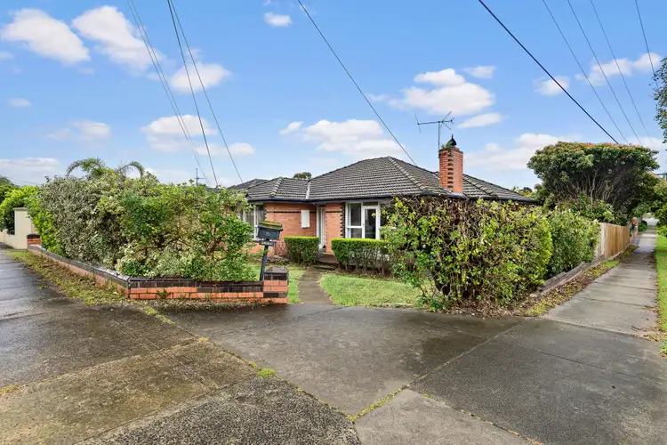 21 Fairland Avenue, Oakleigh East VIC 3166