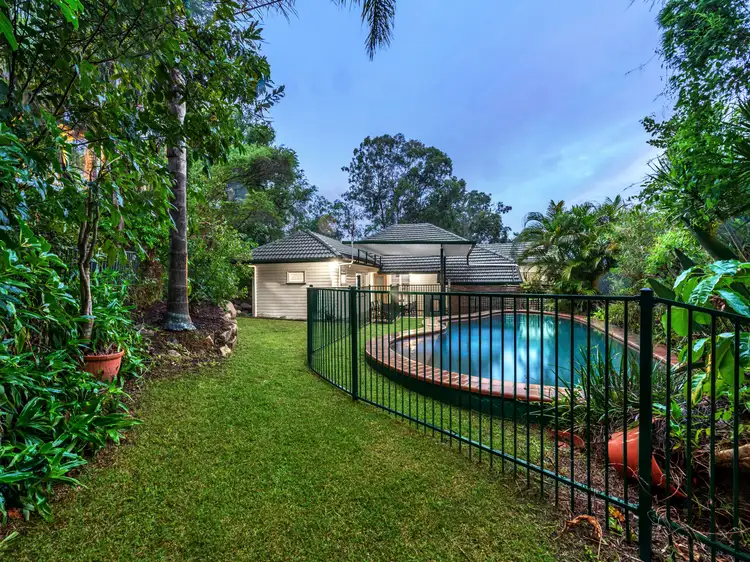 10 Grand Parade, Ashgrove QLD 4060