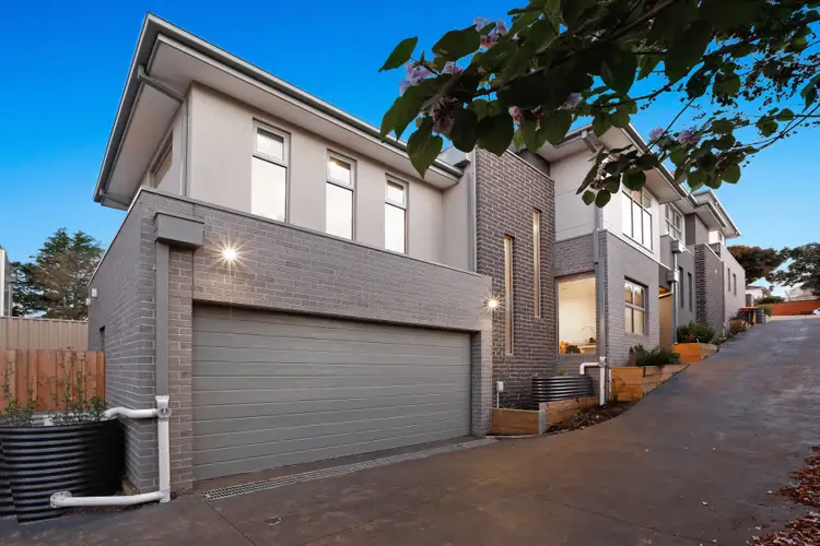 2/7 El Reno Crescent, Airport West VIC 3042