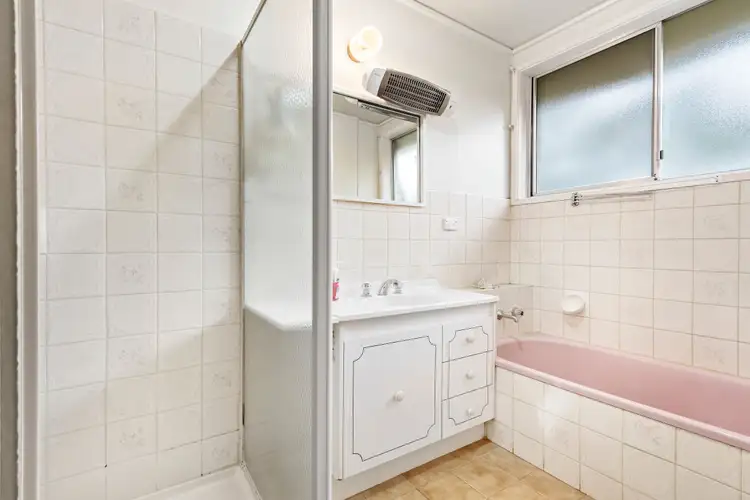 Fifth view of Homely house listing, 9 Tudor Court, Frankston VIC 3199