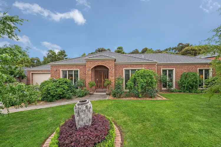 6 Pinevale Way, Ballarat North VIC 3350