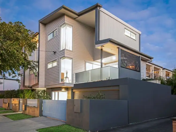 Main view of Homely townhouse listing, 54 Barton Road, Hawthorne QLD 4171
