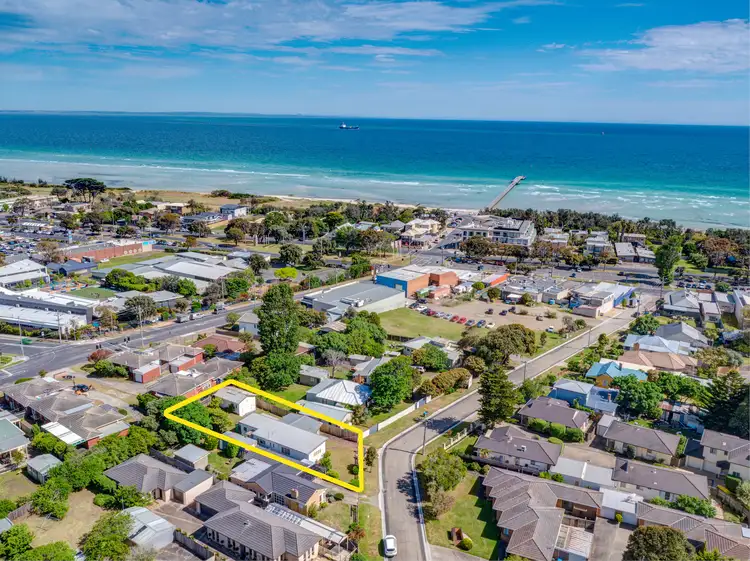 12 Wilson Street, Rosebud VIC 3939