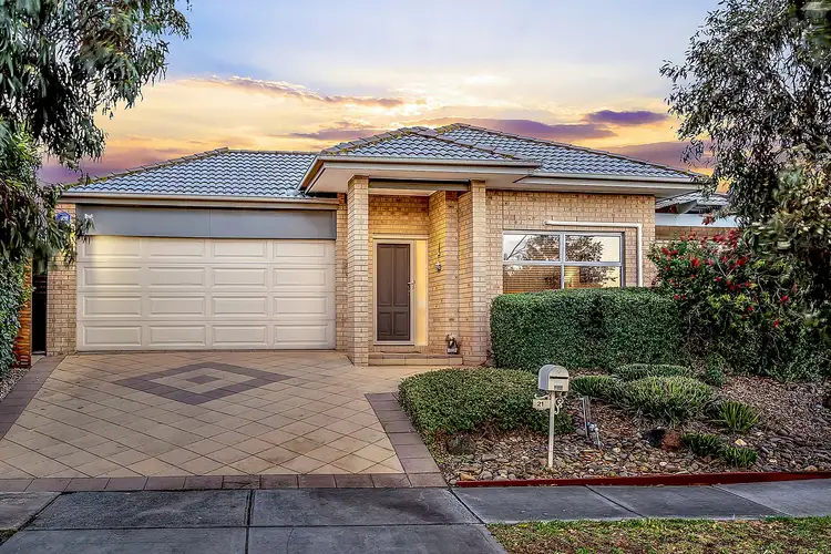 Second view of Homely house listing, 21 Cascade Terrace, Craigieburn VIC 3064