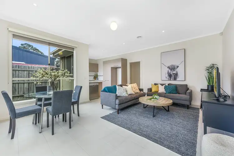 2/17 Greystoke Court, Berwick VIC 3806