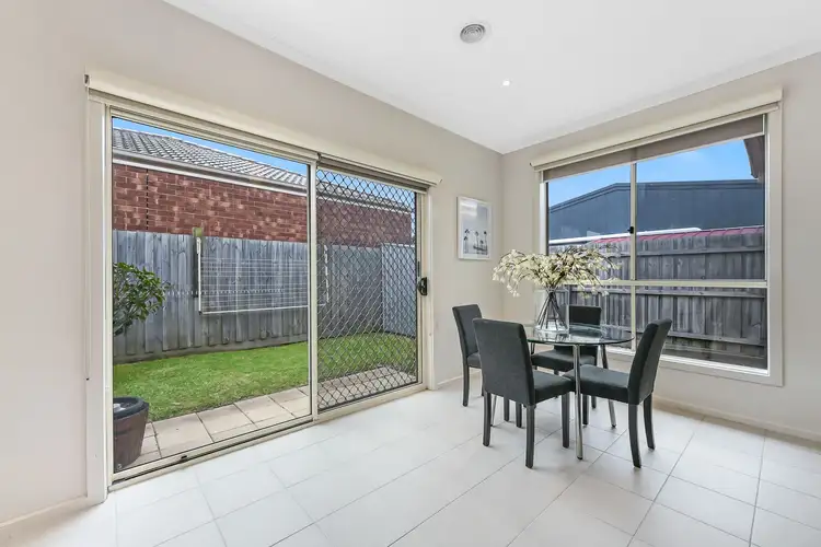 Sixth view of Homely house listing, 2/17 Greystoke Court, Berwick VIC 3806