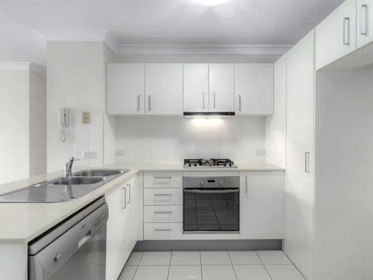 Fourth view of Homely apartment listing, 6/208 Riding Road, Balmoral QLD 4171