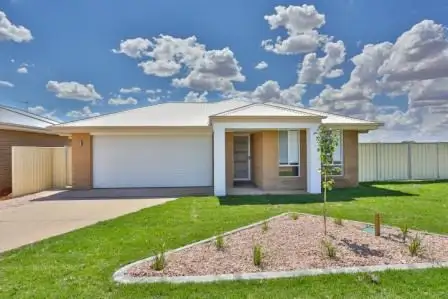 44 Ellswood Crescent