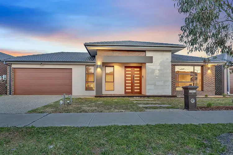 21 Willsmere Way, Mickleham VIC 3064