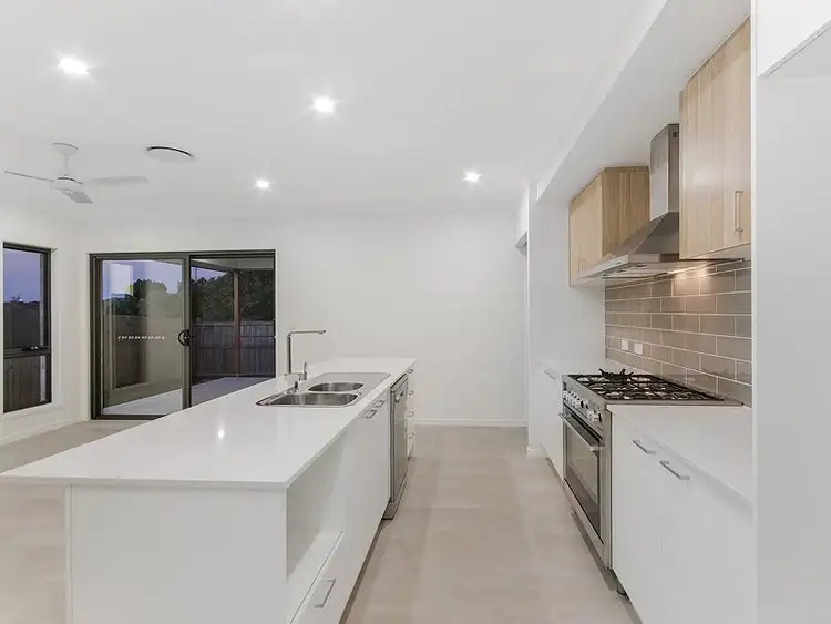 Sixth view of Homely house listing, 4 Alva Court, Oxenford QLD 4210