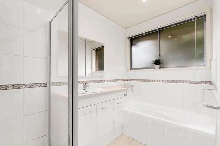 Fifth view of Homely house listing, 3 Carmyle Court, Bundoora VIC 3083