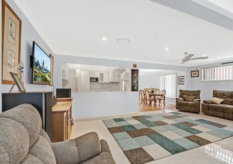 Sixth view of Homely house listing, 207 Lakedge Avenue, Berkeley Vale NSW 2261