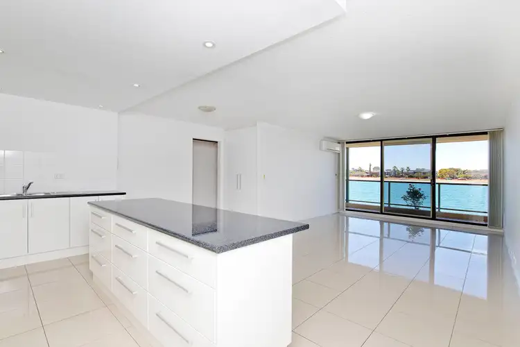 10/70 Military Road, Tennyson SA 5022
