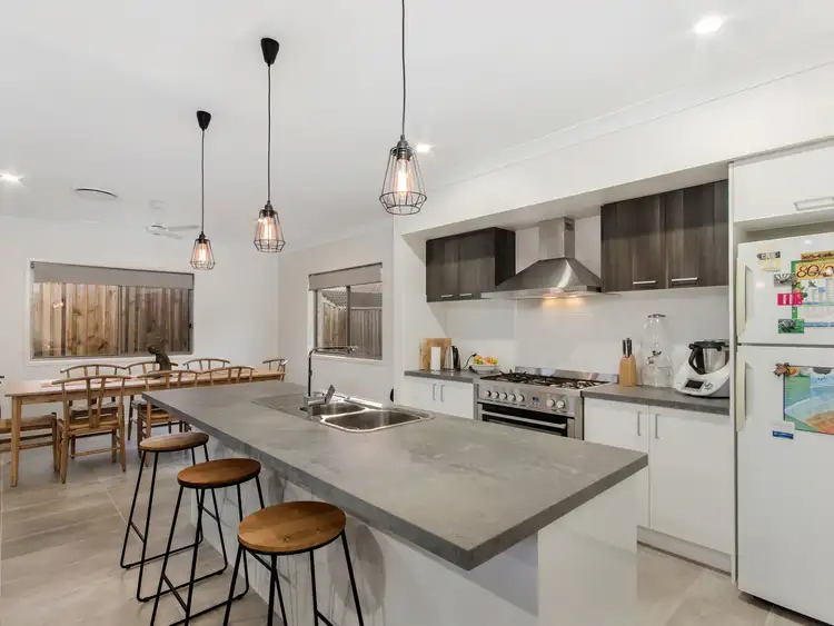 Sixth view of Homely house listing, 2 Oxenford Place, Oxenford QLD 4210