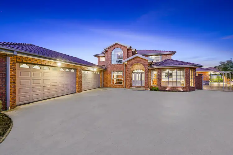 14 Plenty Close, Taylors Lakes VIC 3038