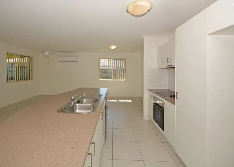 Third view of Homely house listing, 5 Peat Court, Nikenbah QLD 4655