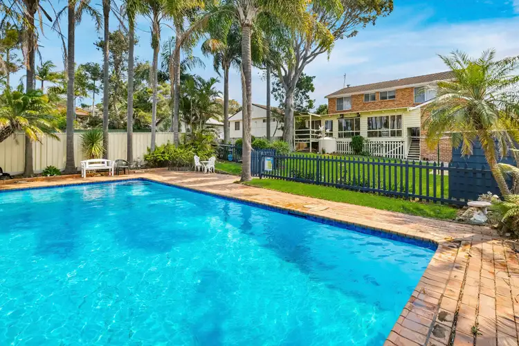 40 Germaine Avenue, Bateau Bay NSW 2261