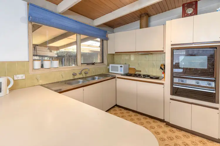 24 Cleeland Court, Rosebud VIC 3939