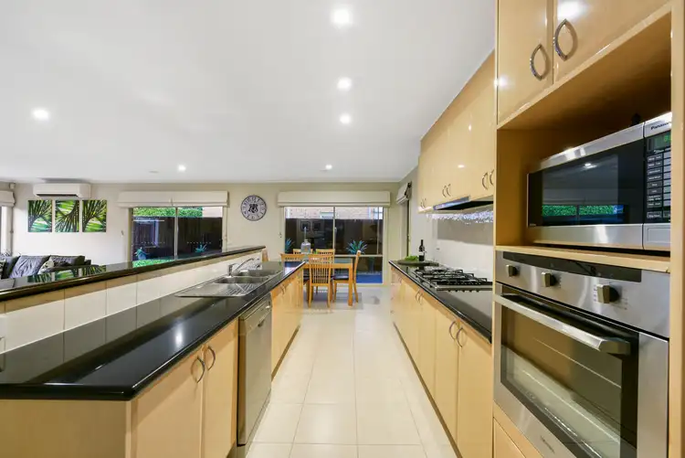 Fifth view of Homely house listing, 8 Eildon Circuit, Taylors Hill VIC 3037