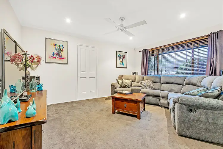 Fifth view of Homely house listing, 8 Crossdale Green, Craigieburn VIC 3064