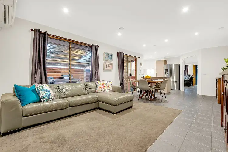 Sixth view of Homely house listing, 8 Crossdale Green, Craigieburn VIC 3064