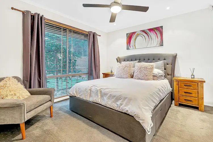 Seventh view of Homely house listing, 8 Crossdale Green, Craigieburn VIC 3064