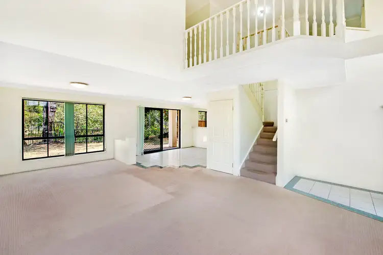 5 Royal Court, Ashmore QLD 4214