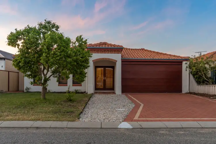 24 Salesian Court, Queens Park WA 6107