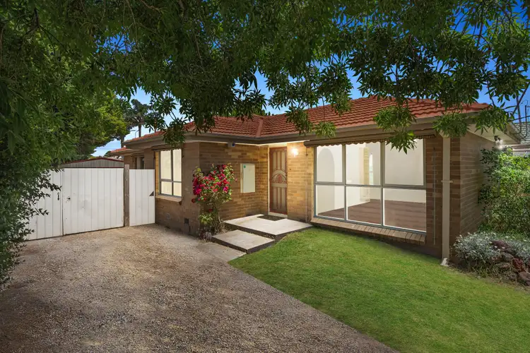 18 Fenfield Street, Cranbourne VIC 3977