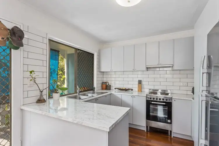 25 Larwon Terrace, Southport QLD 4215