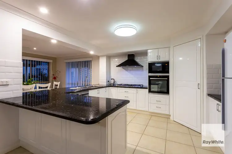 5 Seagrass Place, Redland Bay QLD 4165