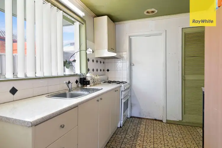 Fourth view of Homely unit listing, 1/110 William Street, St Albans VIC 3021