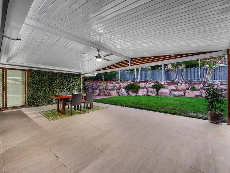 4 Fiesta Court, Everton Hills QLD 4053