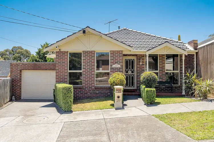 2/9 Harricks Crescent, Attwood VIC 3049
