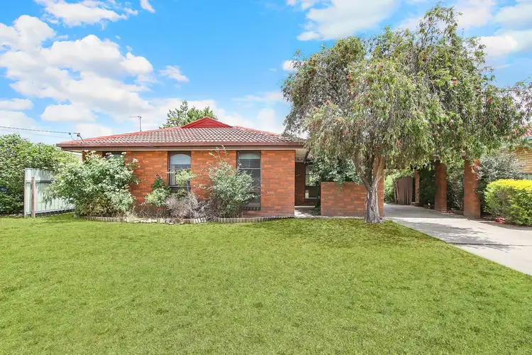 557 Iluka Crescent, Lavington NSW 2641