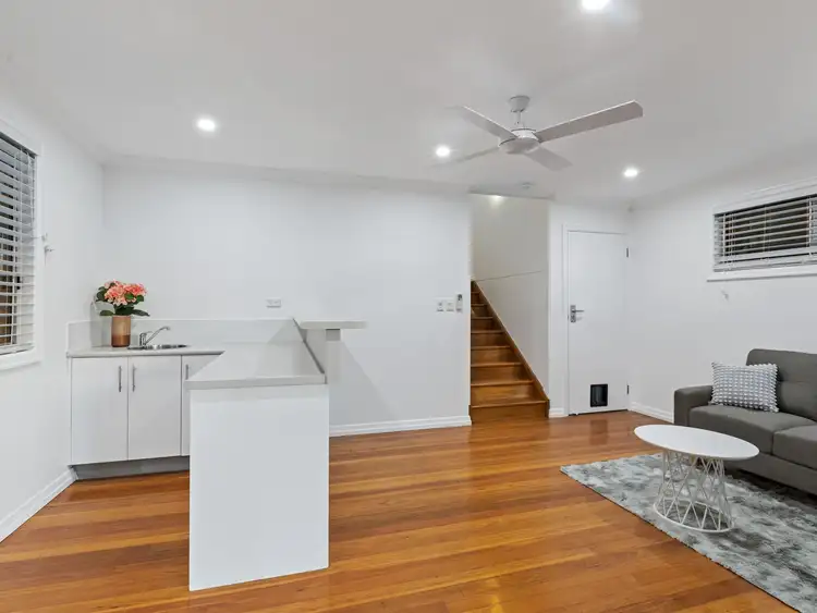 Fifth view of Homely house listing, 20 McIlwraith Avenue, Balmoral QLD 4171