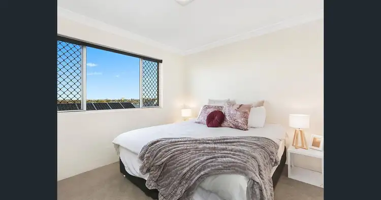 Fourth view of Homely house listing, 5/25 Pine Street, Bulimba QLD 4171