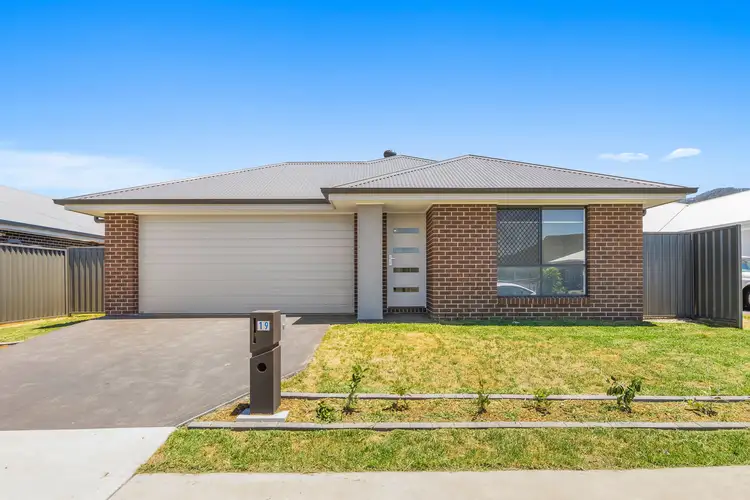 19 Acland Drive, Horsley NSW 2530