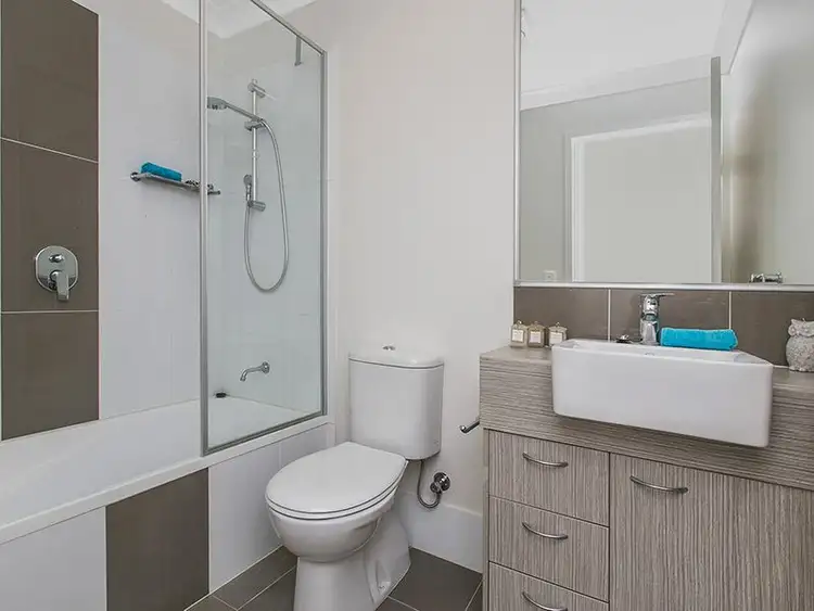 Seventh view of Homely unit listing, 2/11 Cottenham Street, Fairfield QLD 4103