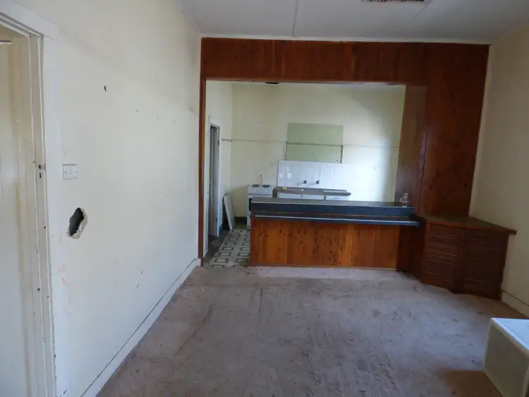 Fifth view of Homely house listing, 8 Cross Street, Forbes NSW 2871