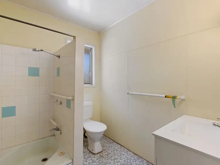 Sixth view of Homely unit listing, 2/19 Robinson Street, Coorparoo QLD 4151