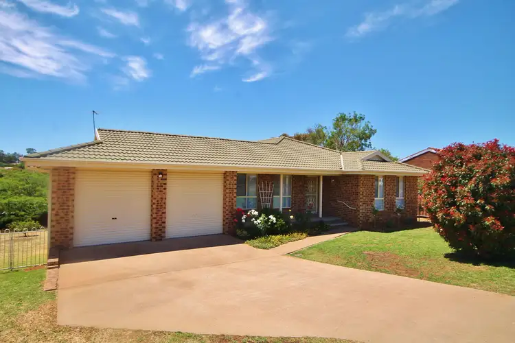 91 Fontenoy Street, Young NSW 2594