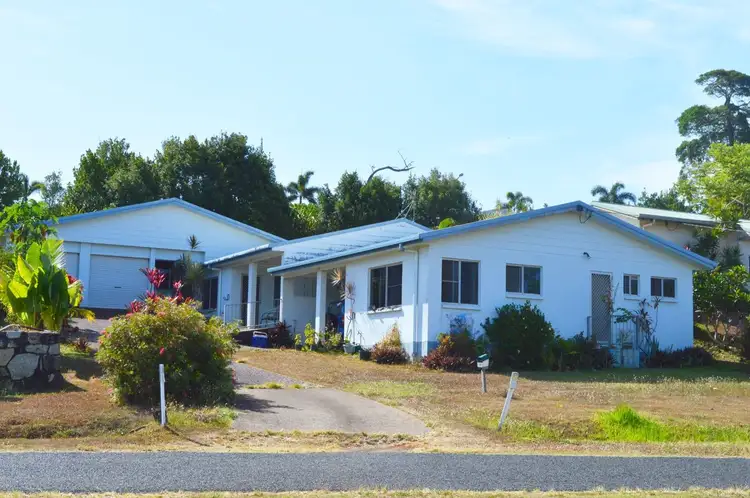 4 Endeavour Avenue, Mission Beach QLD 4852