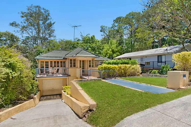 10 Quentin Street, Chapel Hill QLD 4069
