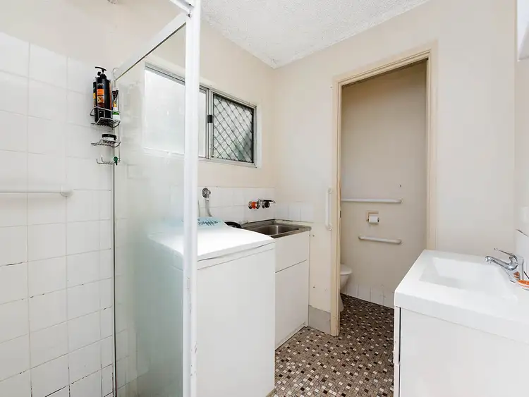 Fifth view of Homely unit listing, 2/186 Brisbane Road, Mooloolaba QLD 4557